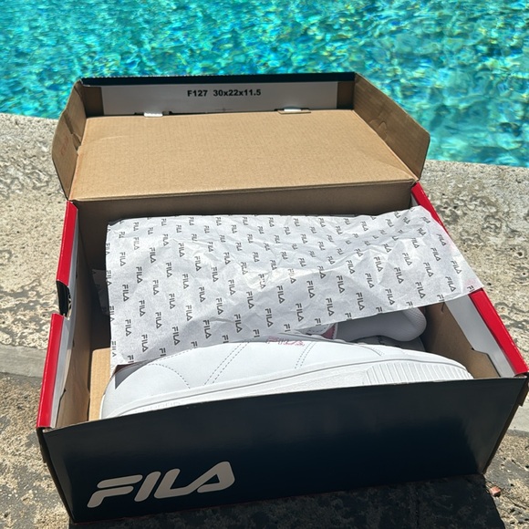 Filas Tennis shoe - Picture 3 of 3